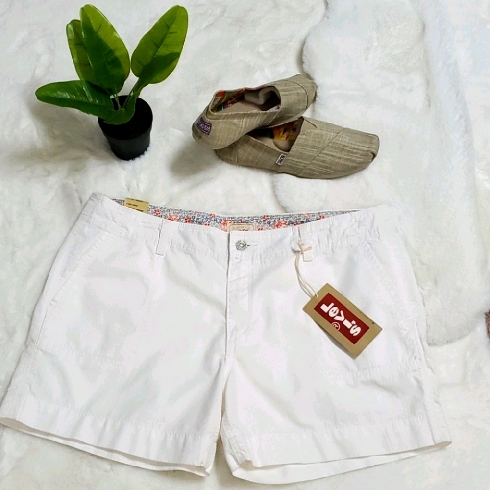 Crafted with Pride, LEVI'S White Shorts